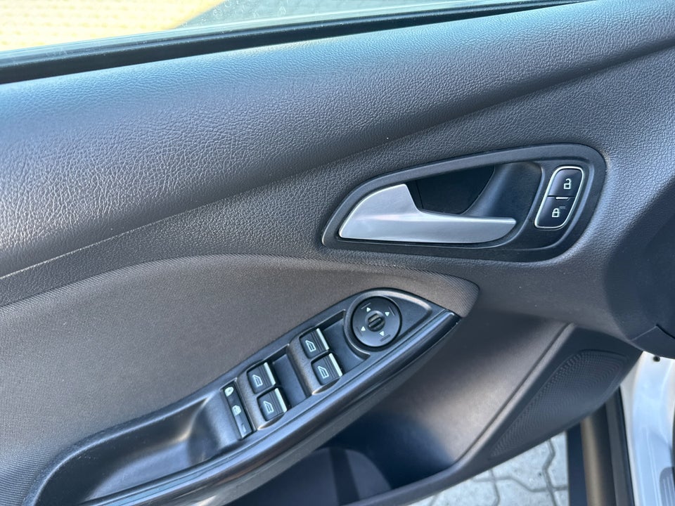 Ford Focus 1,0 EcoBoost Titanium stc. 5d