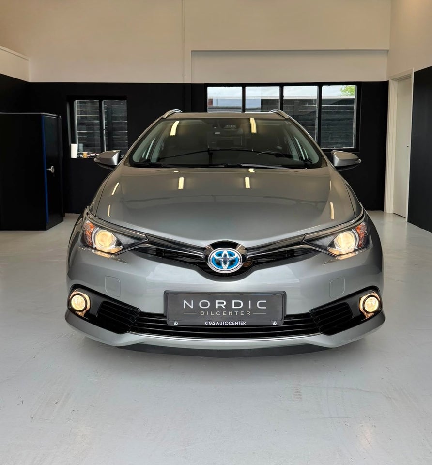 Toyota Auris 1,8 Hybrid H2 Comfort Touring Sports CVT 5d