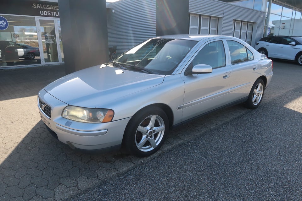 Volvo S60 2,4 170 aut. 4d