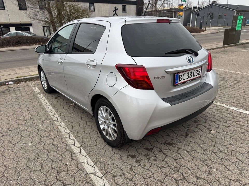 Toyota Yaris 1,5 Hybrid H3 e-CVT 5d