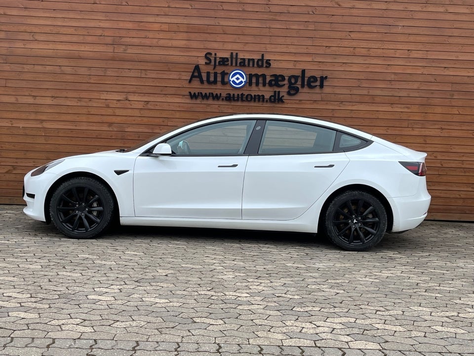 Tesla Model 3 Standard Range+ RWD 4d