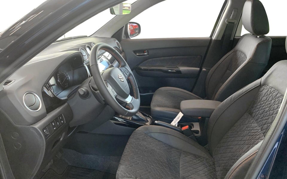 Suzuki Vitara 1,4 mHybrid Black Edition aut. 5d