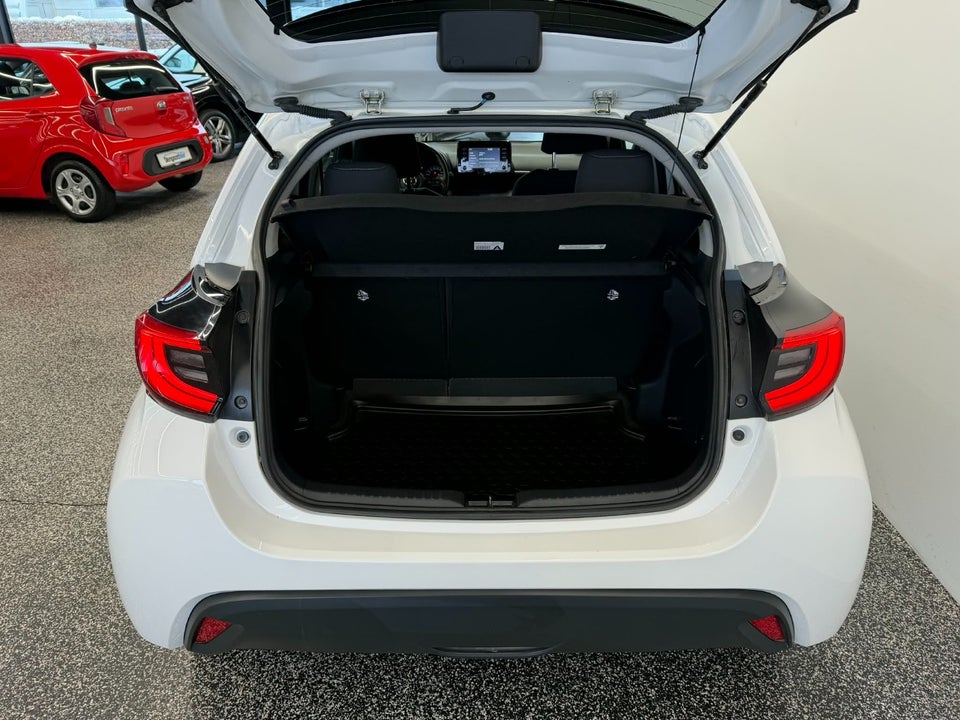 Toyota Yaris 1,5 Hybrid H3 e-CVT 5d