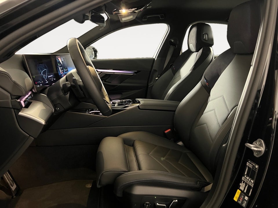 BMW i5 eDrive40 Fully Charged 4d