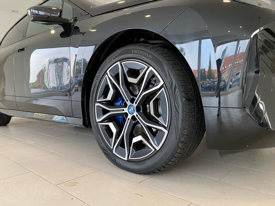 BMW iX xDrive40 Sport 5d