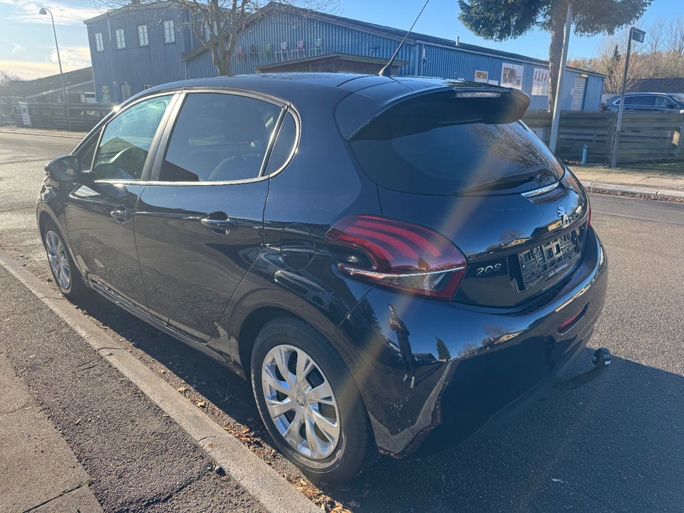Peugeot 208 1,6 BlueHDi 100 Active 5d