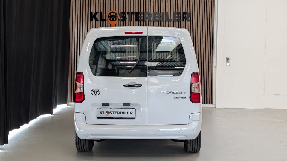 Toyota ProAce City Verso 50 Medium Family 5d