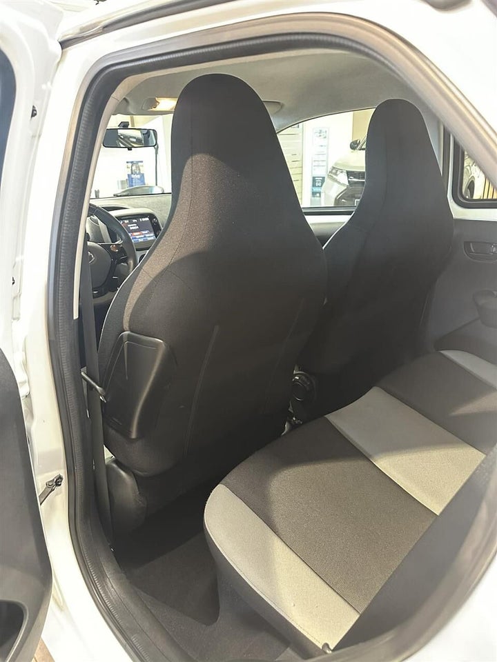 Toyota Aygo 1,0 VVT-i x-press x-shift 5d