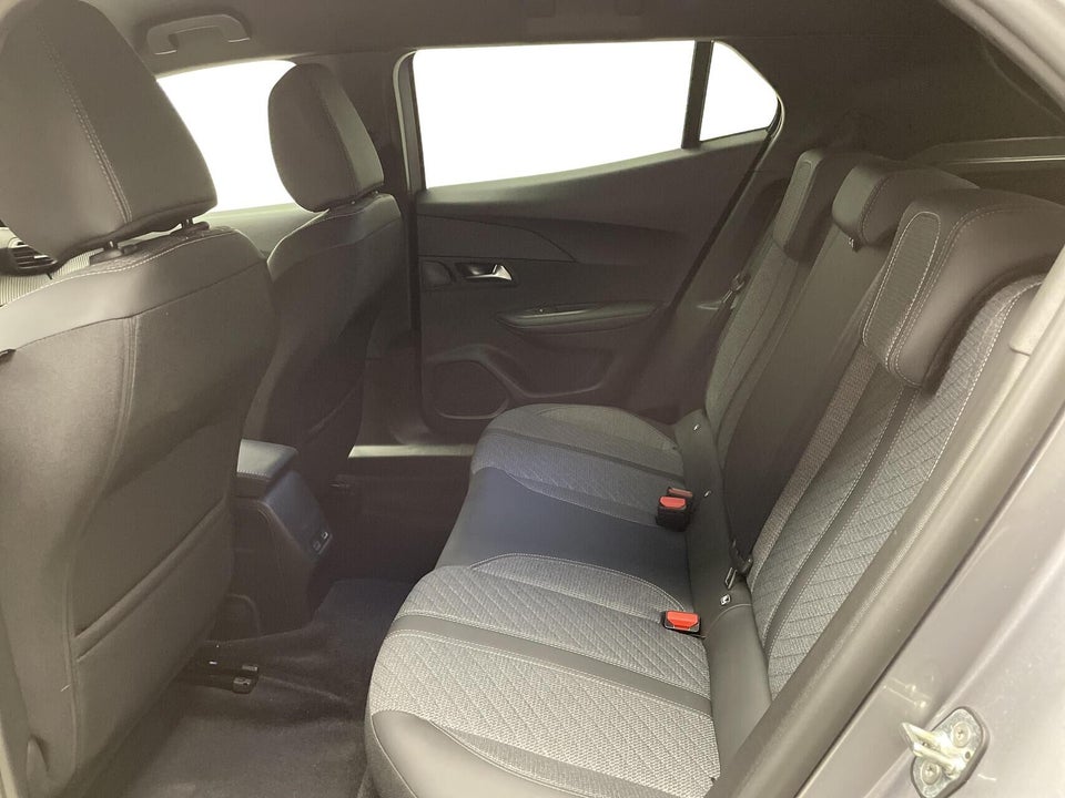 Peugeot e-2008 50 Allure 5d