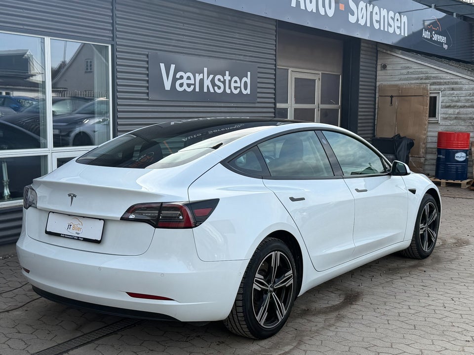 Tesla Model 3 Standard Range+ RWD 4d