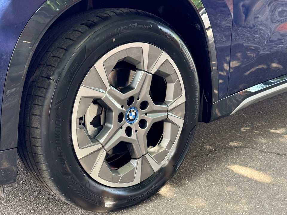 BMW iX1 eDrive20 X-Line 5d
