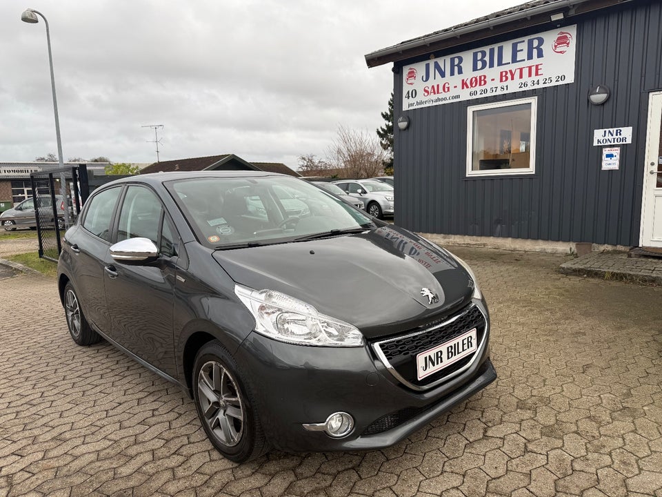 Peugeot 208 1,2 VTi Allure 5d