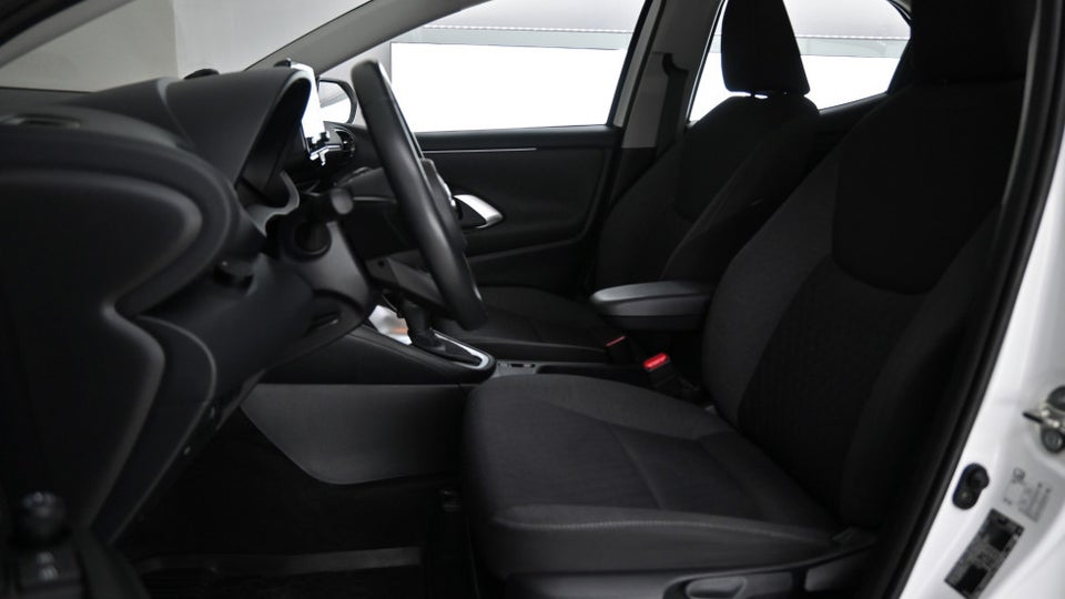 Toyota Yaris 1,5 Hybrid Active e-CVT 5d