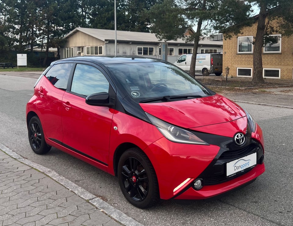 Toyota Aygo 1,0 VVT-i x-play 5d