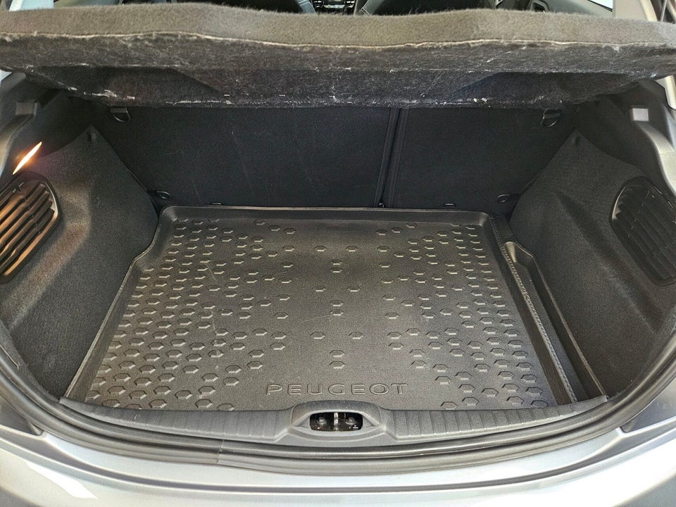 Peugeot 208 1,5 BlueHDi 100 Prestige Sky 5d