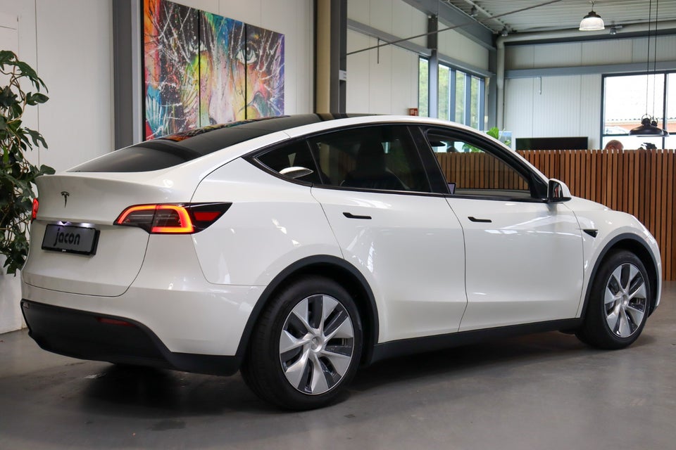 Tesla Model Y RWD 5d