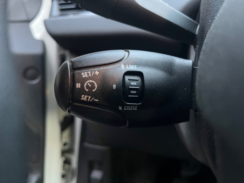 Peugeot 208 1,2 VTi Allure 5d