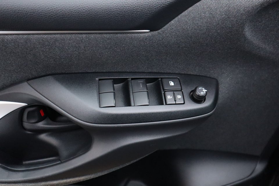 Toyota Yaris 1,5 Hybrid Active Tech Design e-CVT 5d