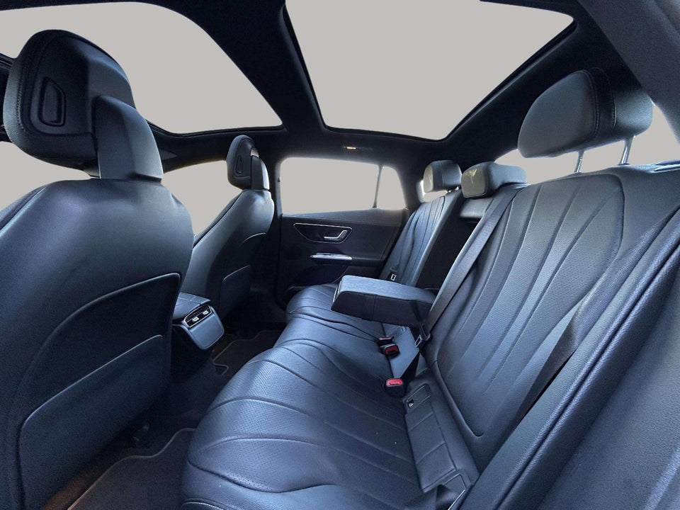 Mercedes EQE350 Electric Art 4d