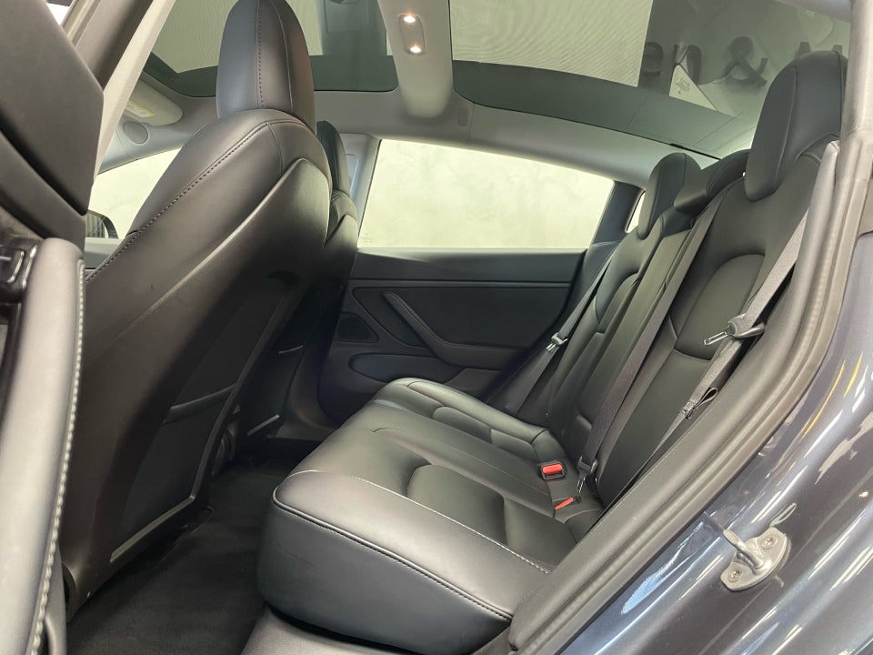 Tesla Model 3 Long Range AWD 4d