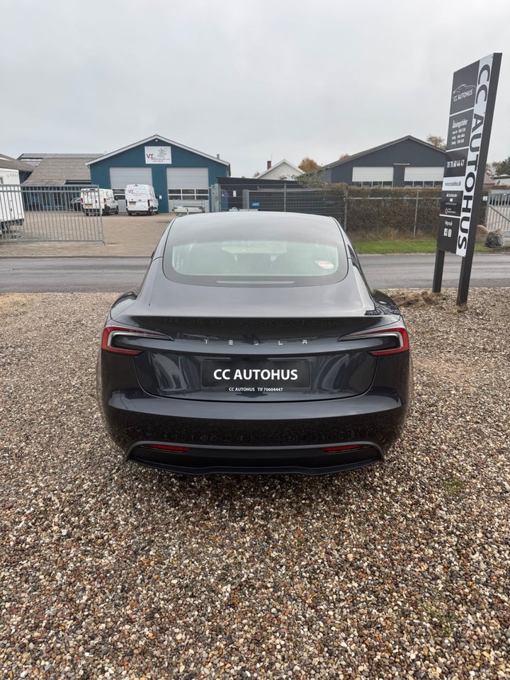 Tesla Model 3 RWD 4d