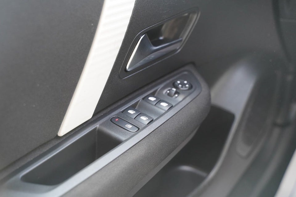 Citroën C4 1,2 PureTech 100 Iconic 5d