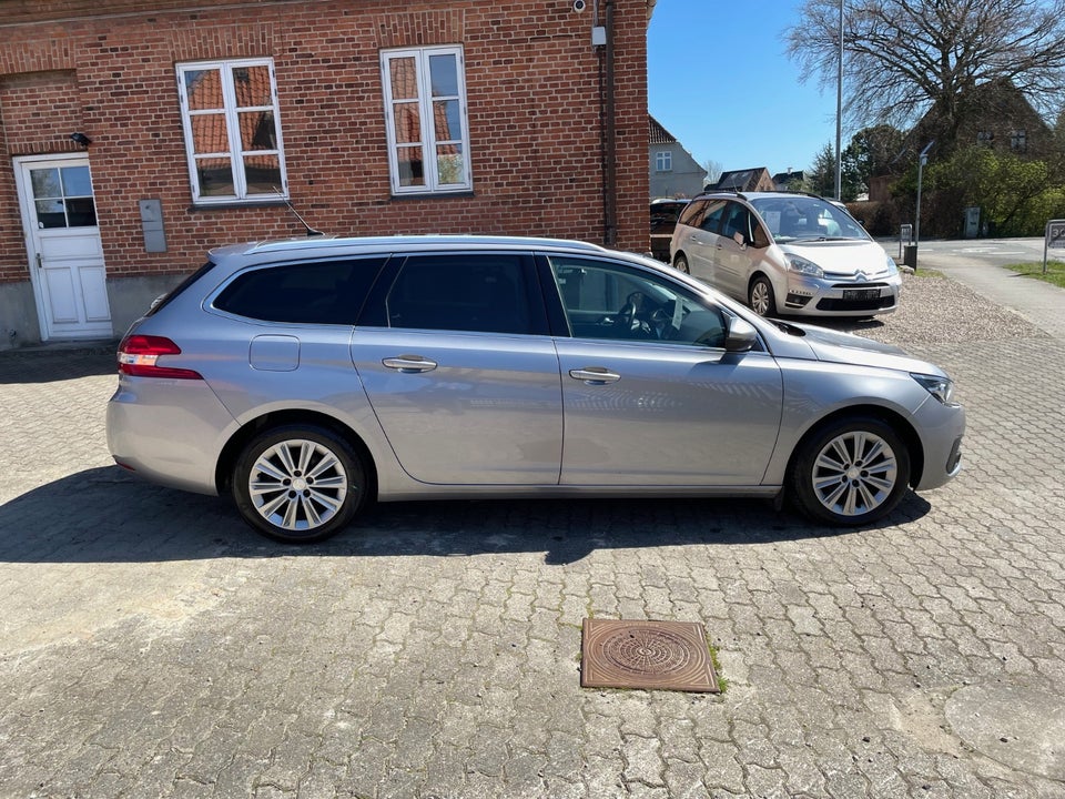 Peugeot 308 1,6 BlueHDi 120 Allure SW EAT6 5d