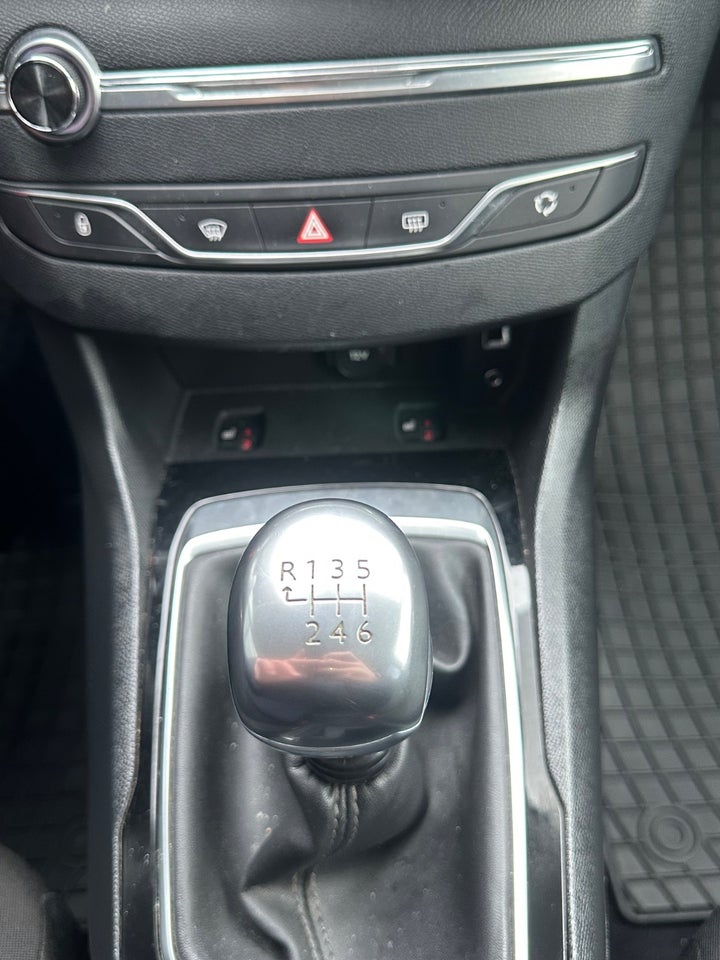 Peugeot 308 1,2 e-THP 110 Active SW 5d