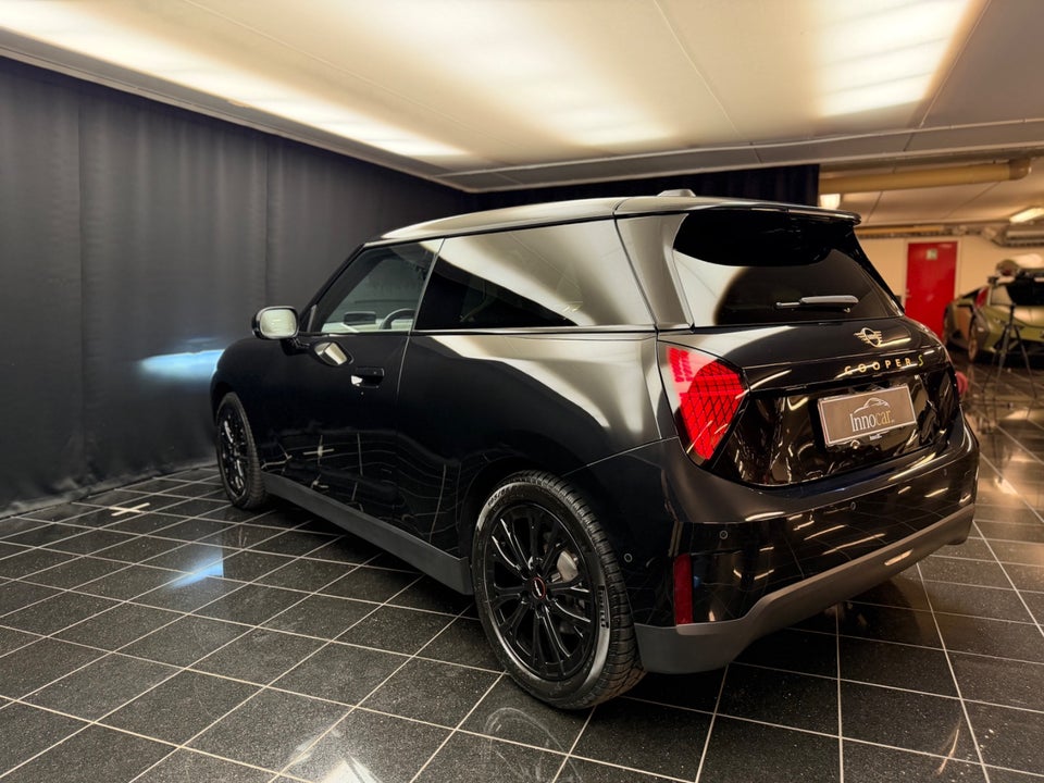 MINI Cooper SE Favoured Trim M 3d