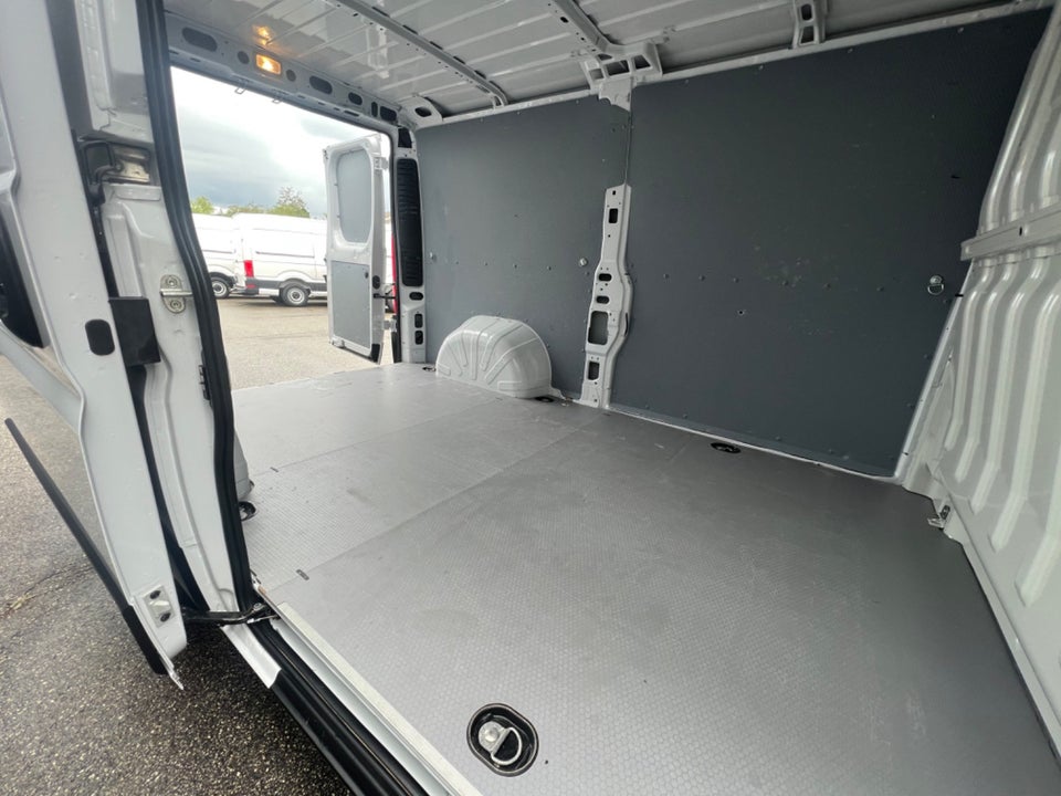 Peugeot Boxer 333 2,2 BlueHDi 165 L2H1 Premium