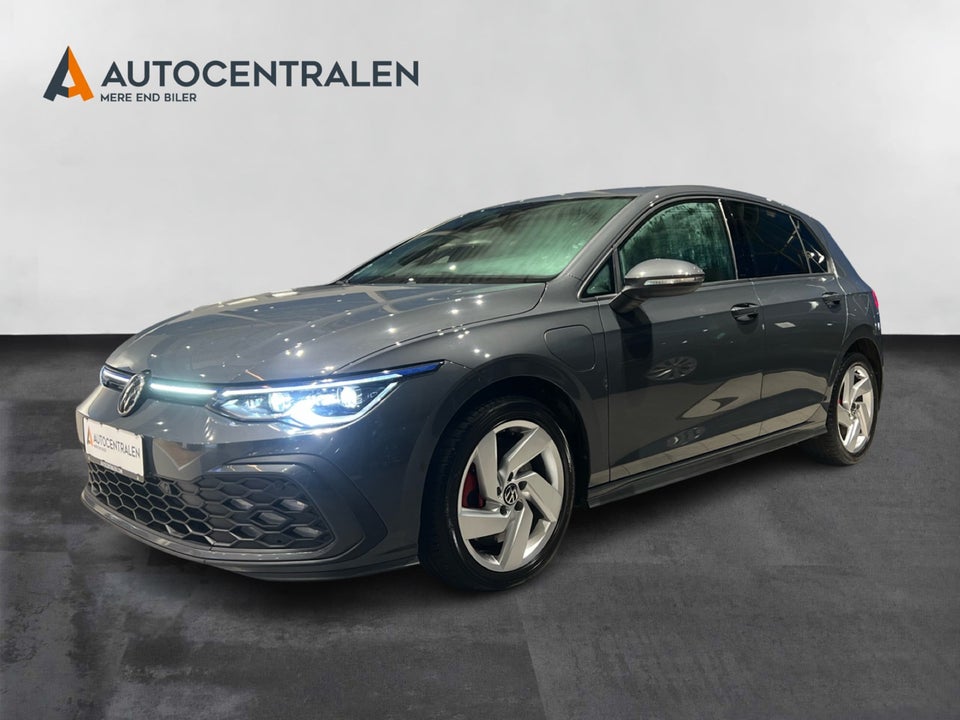 VW Golf VIII 1,4 GTE DSG 5d