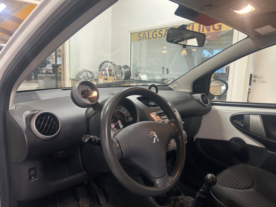 Peugeot 107 1,0 Champion Air 5d