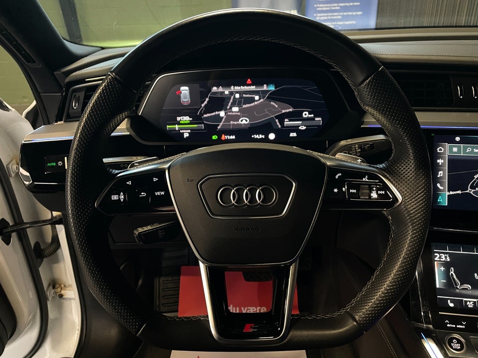 Audi e-tron 55 S-line Sportback quattro 5d