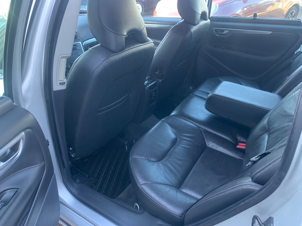 Volvo V70 2,4 140 5d