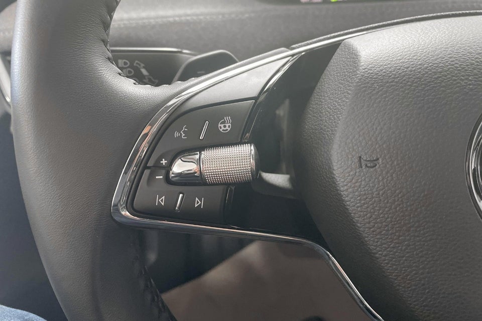 Skoda Enyaq 50 iV Loft 5d