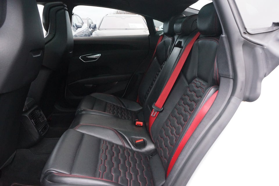 Audi RS e-tron GT quattro 4d