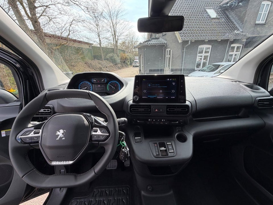 Peugeot e-Partner 50 L2V2 Premium Van