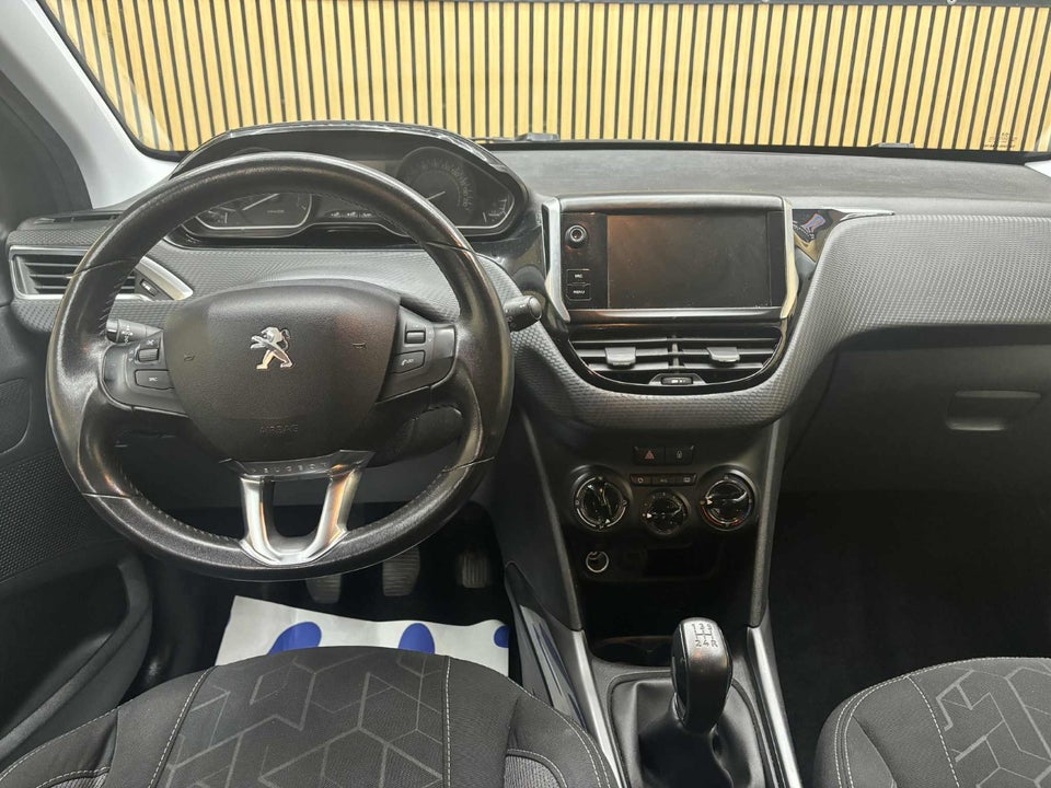Peugeot 2008 1,2 VTi 82 Active 5d