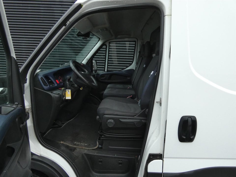 Iveco Daily 2,3 35S16 12m³ Van AG8