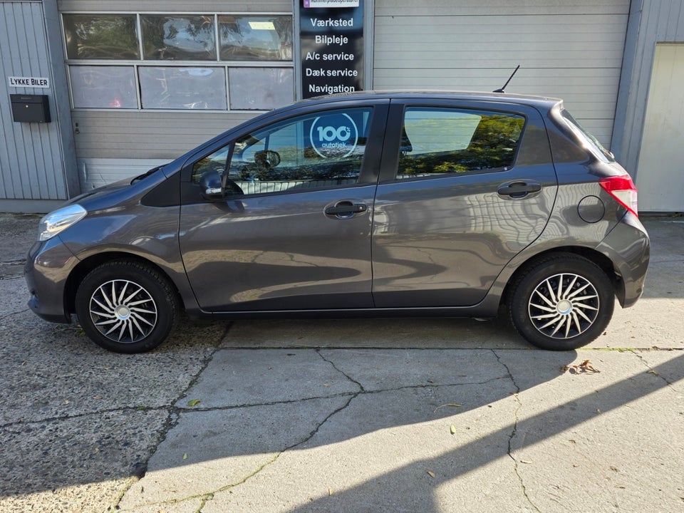 Toyota Yaris 1,0 VVT-i T2 5d