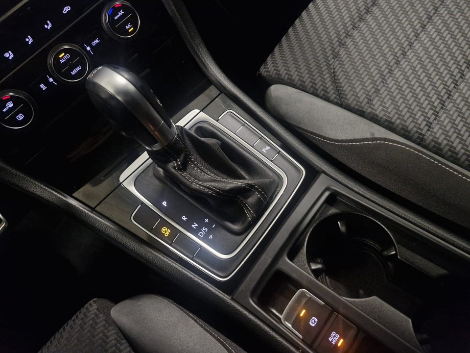 VW Golf VII 1,5 TSi 150 R-line Variant DSG 5d