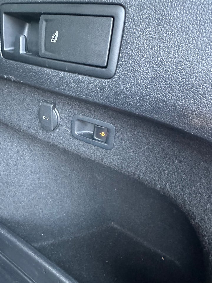 VW Passat 1,6 TDi 120 Highline Variant DSG 5d