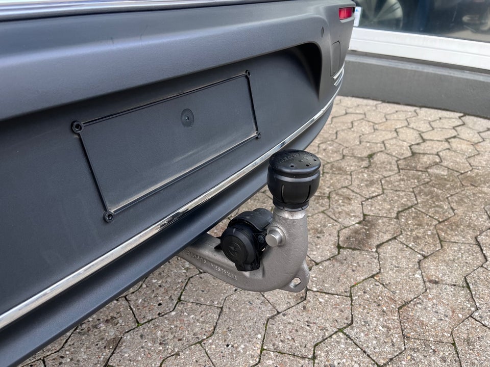 Mercedes EQA300 Progressive 4Matic 5d