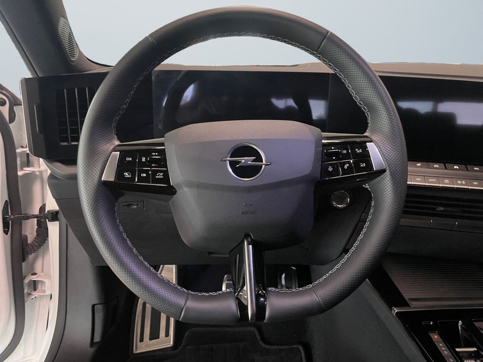 Opel Astra-e 54 Ultimate 5d