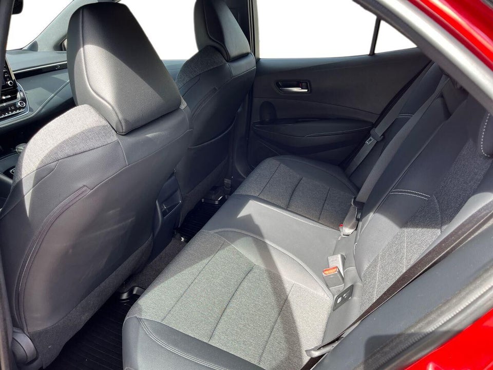 Toyota Corolla 2,0 Hybrid Active Premium MDS 5d