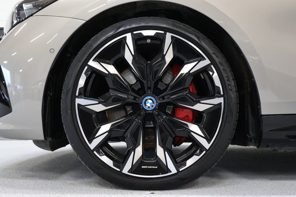 BMW i5 eDrive40 Fully Charged M-Sport Pro 4d