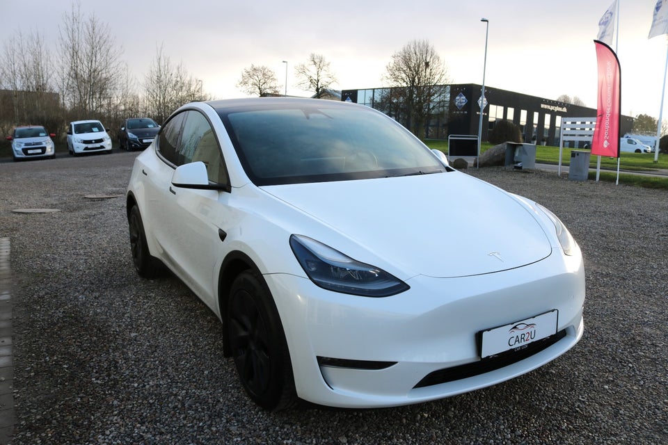 Tesla Model Y Long Range AWD 5d