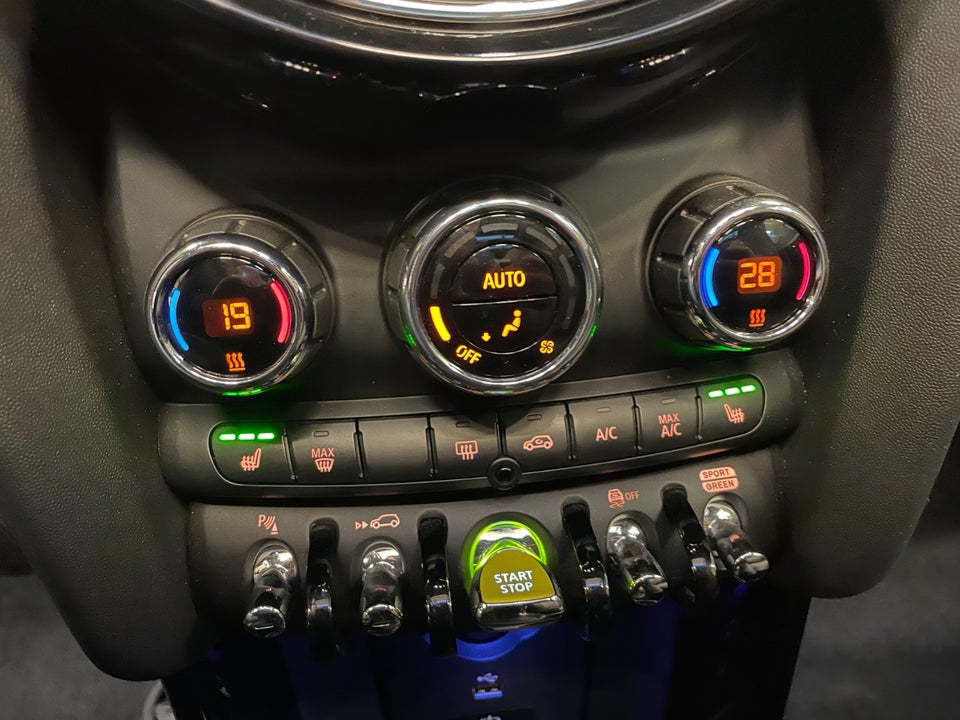 MINI Cooper SE Classic Trim 3d