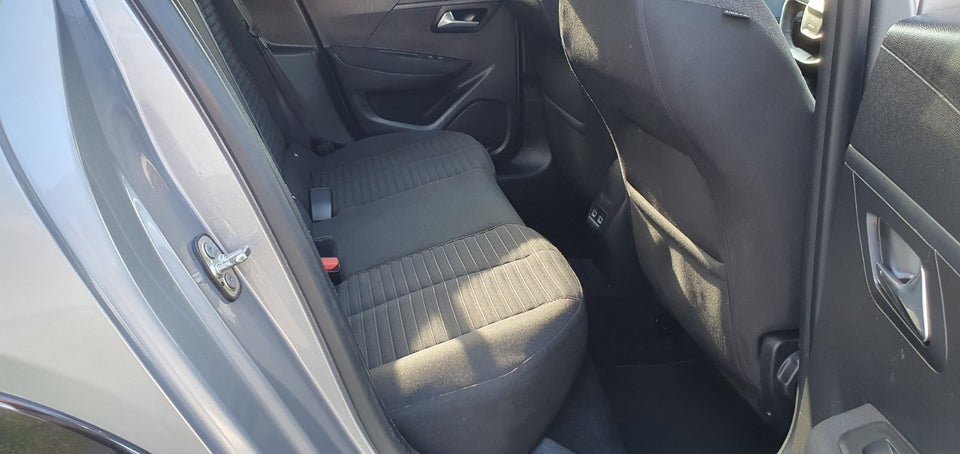 Peugeot e-208 50 Allure Limited 5d