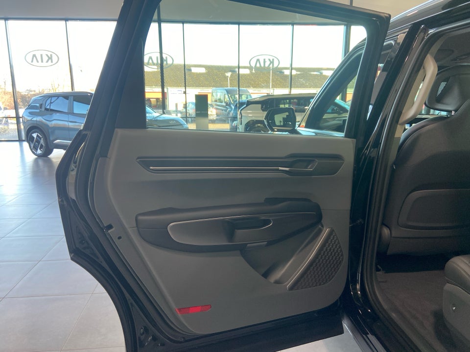 Kia EV9 76 Standard Range Upgrade RWD 7prs 5d
